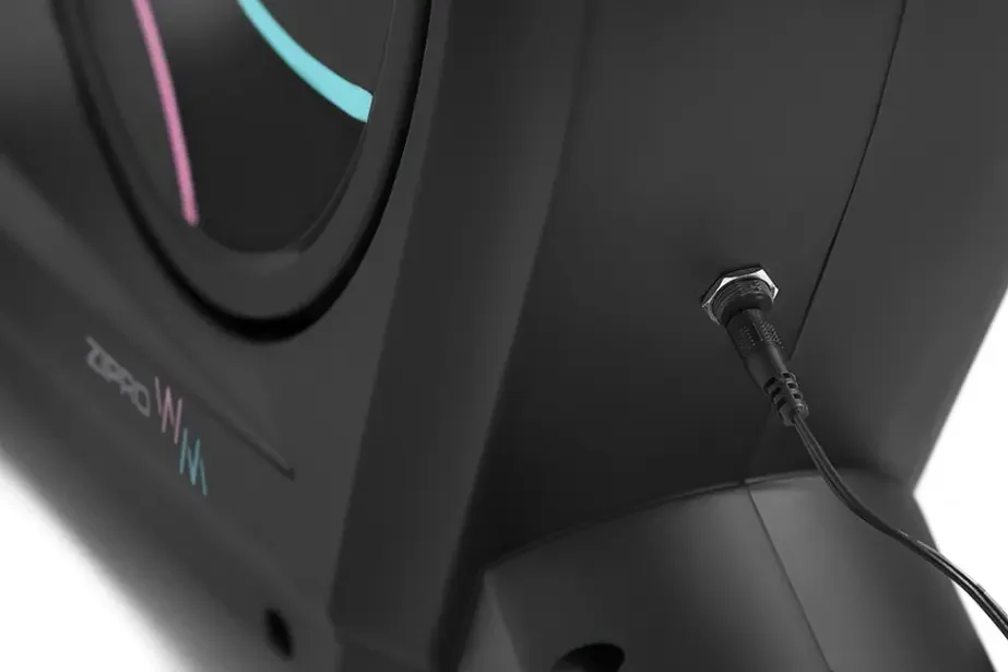 Zipro Flame WM – detalj kućišta Zipro Flame WM – detalj kućišta
