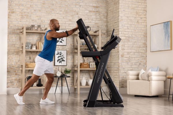 Tekalna steza ProForm Carbon Pro 2000