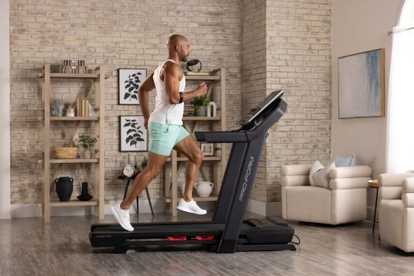 Tekalna steza ProForm Carbon TLX